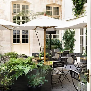 D'aubusson 5*, Paris France